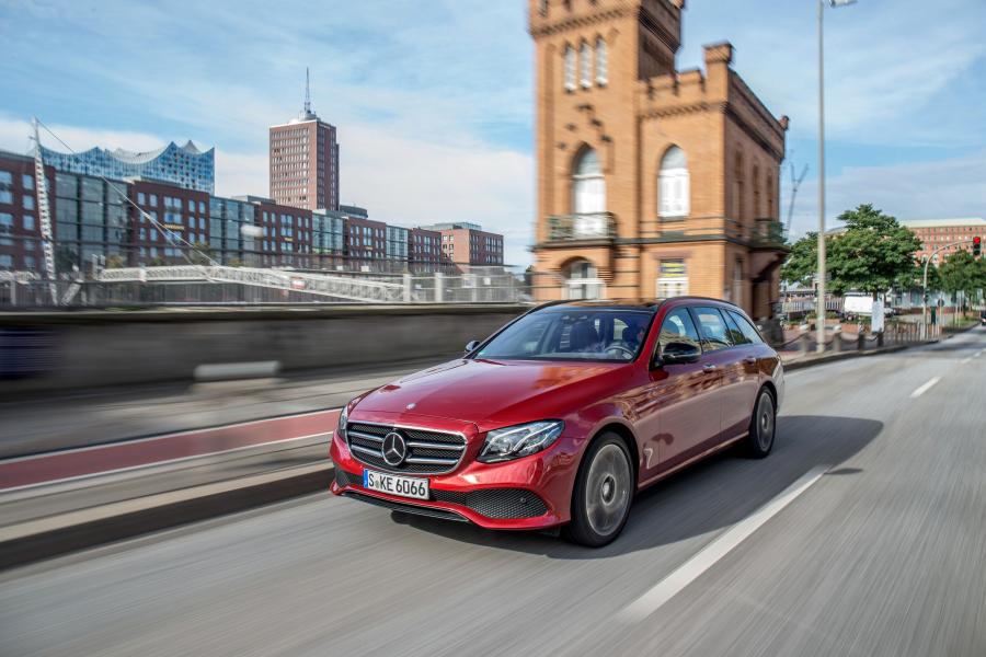  Mercedes-Benz E220 d Avantgarde Line Estate 2016 года  (фото 3 из 26)